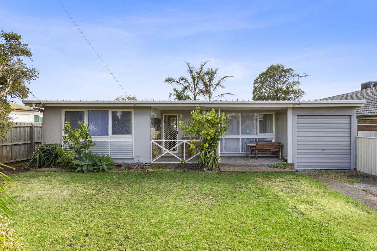 24 Gilbert Street, St Leonards VIC 3223