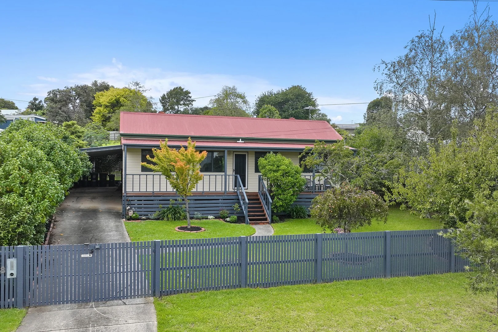 8 Russell Street, Drouin VIC 3818