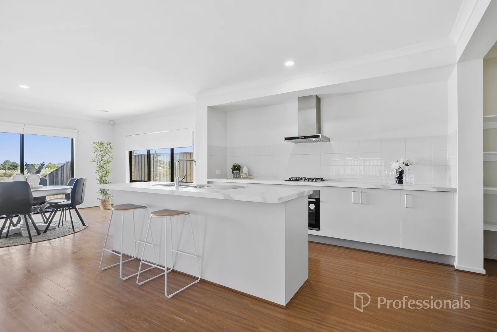 Additional image 10 of 246 Sanctuary Lakes South Boulevard, Point Cook VIC 3030