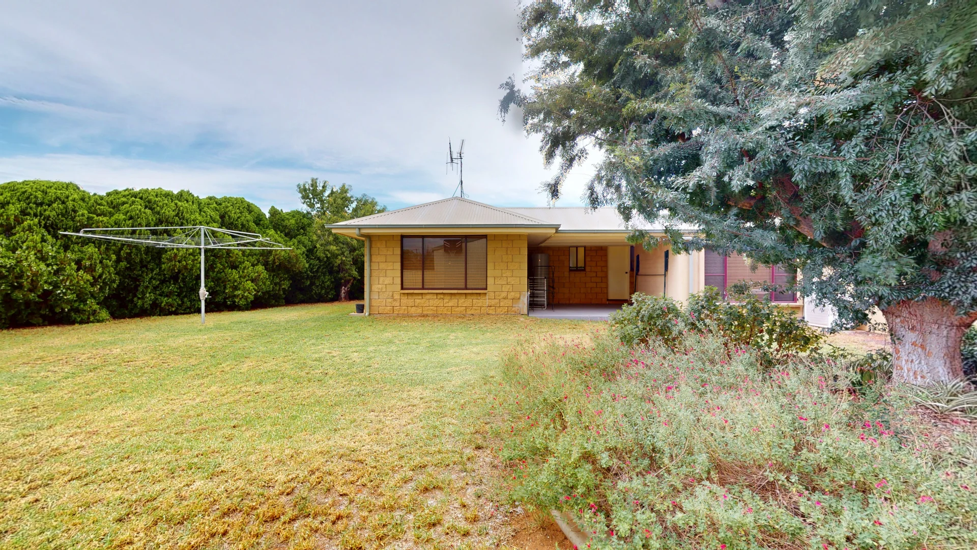 Additional image 16 of 103 Kurrajong Parade, Narromine NSW 2821