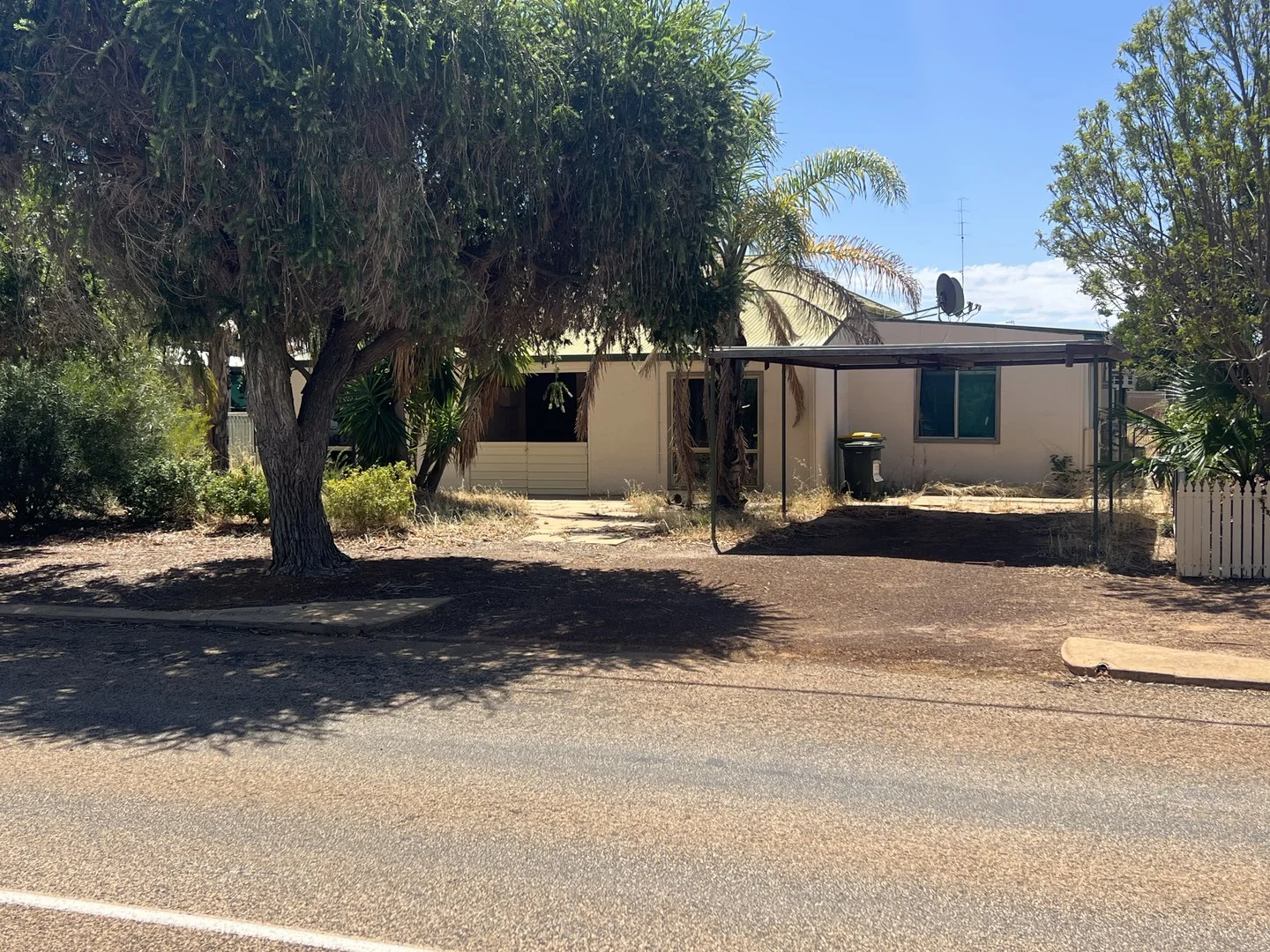 8 Longhurst Street, Narembeen WA 6369