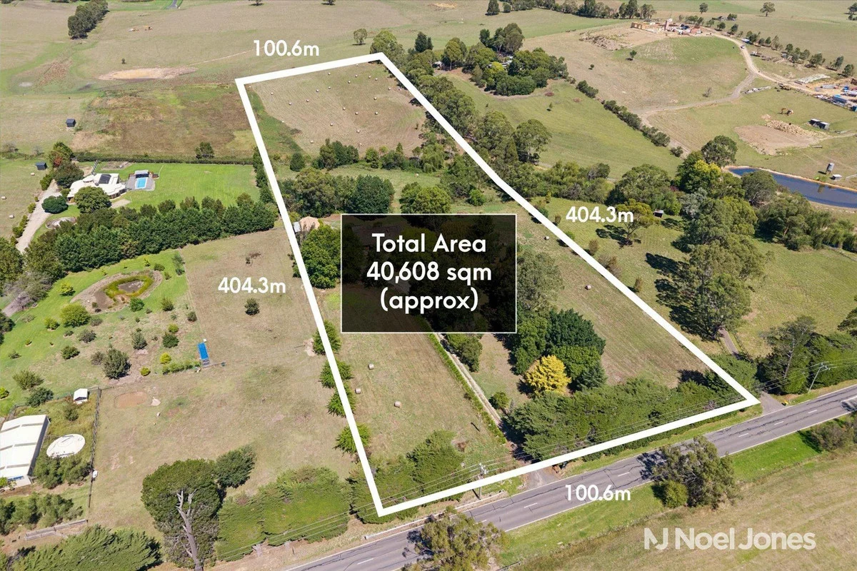 13 Paynes Road, Chirnside Park VIC 3116