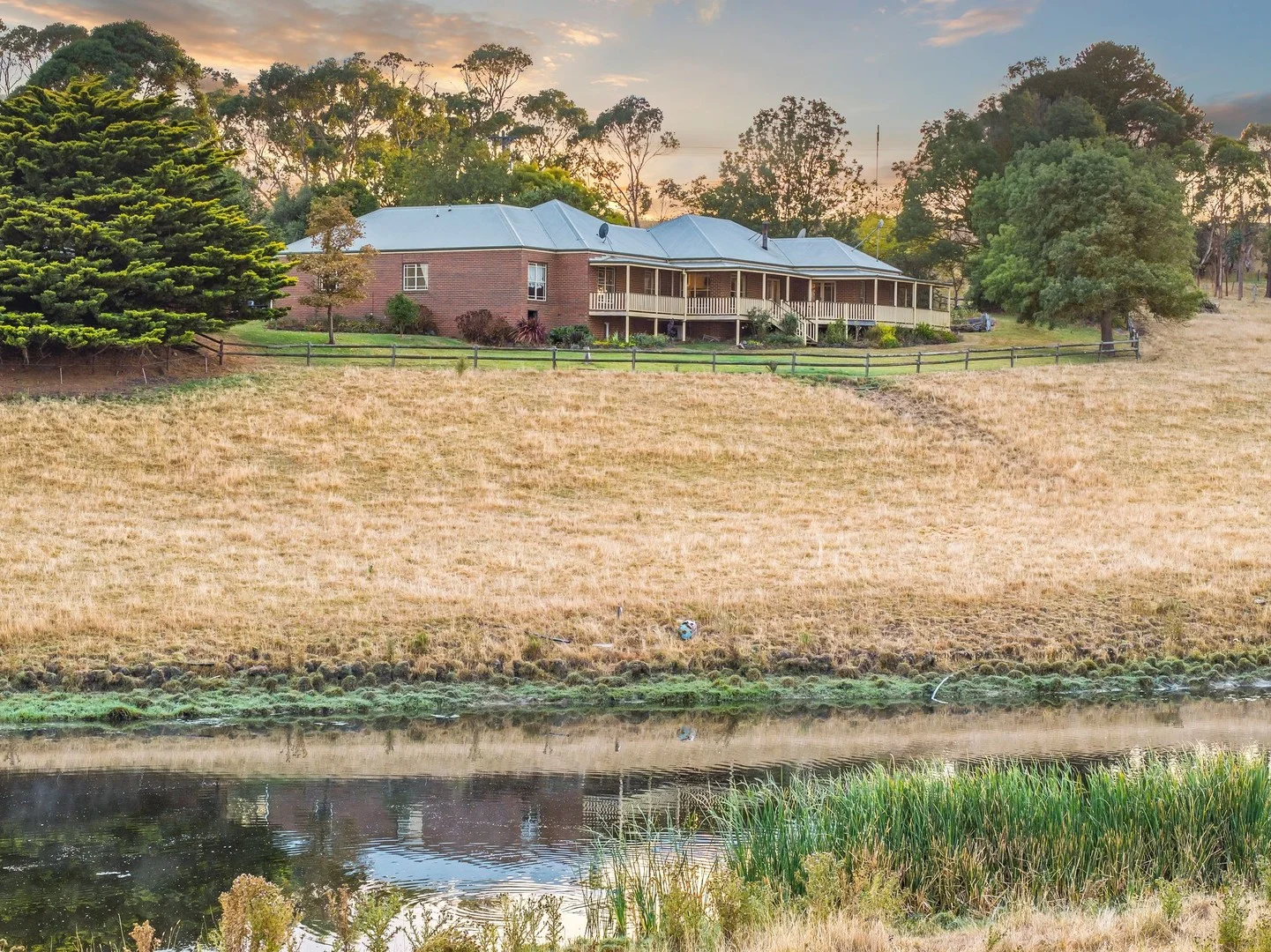 100 Sunday Ridge Road, Simpson VIC 3266