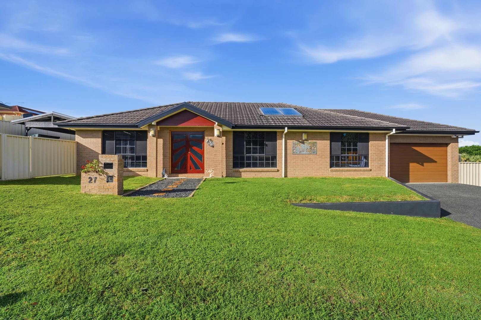 27 Hanover Road, Cameron Park NSW 2285