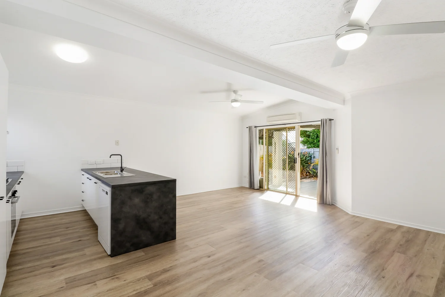 Additional image 4 of Unit 4/9-11 Mudjimba Beach Road, Mudjimba QLD 4564