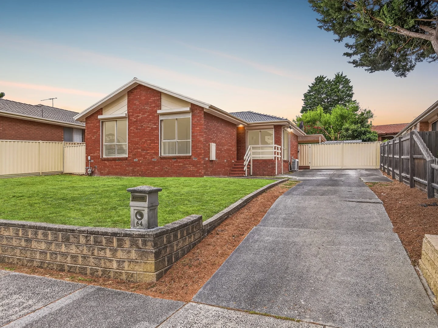 64 Thomas Mitchell Drive, Endeavour Hills VIC 3802