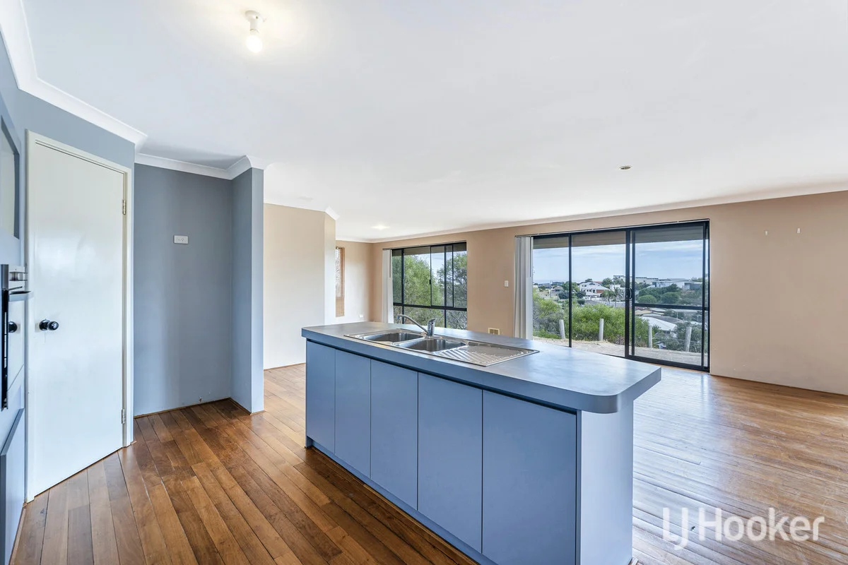 Additional image 18 of 7 Allan Place, Halls Head WA 6210