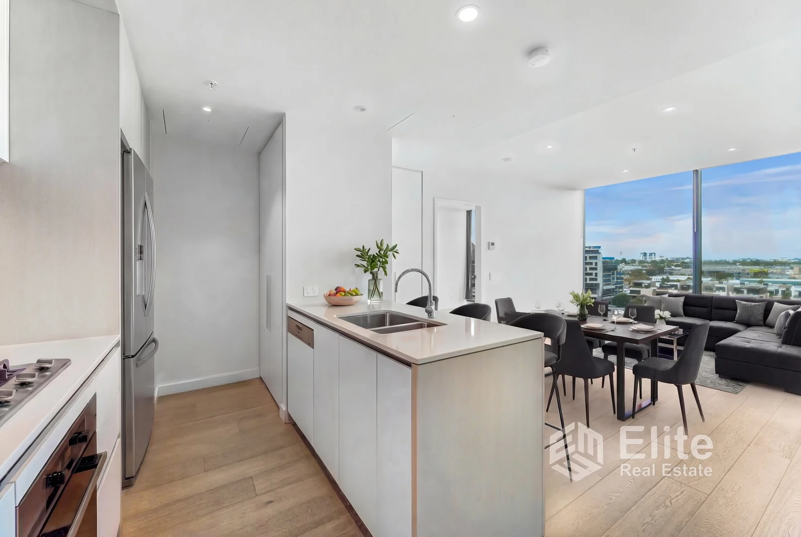812/915 Collins Street, Docklands VIC 3008