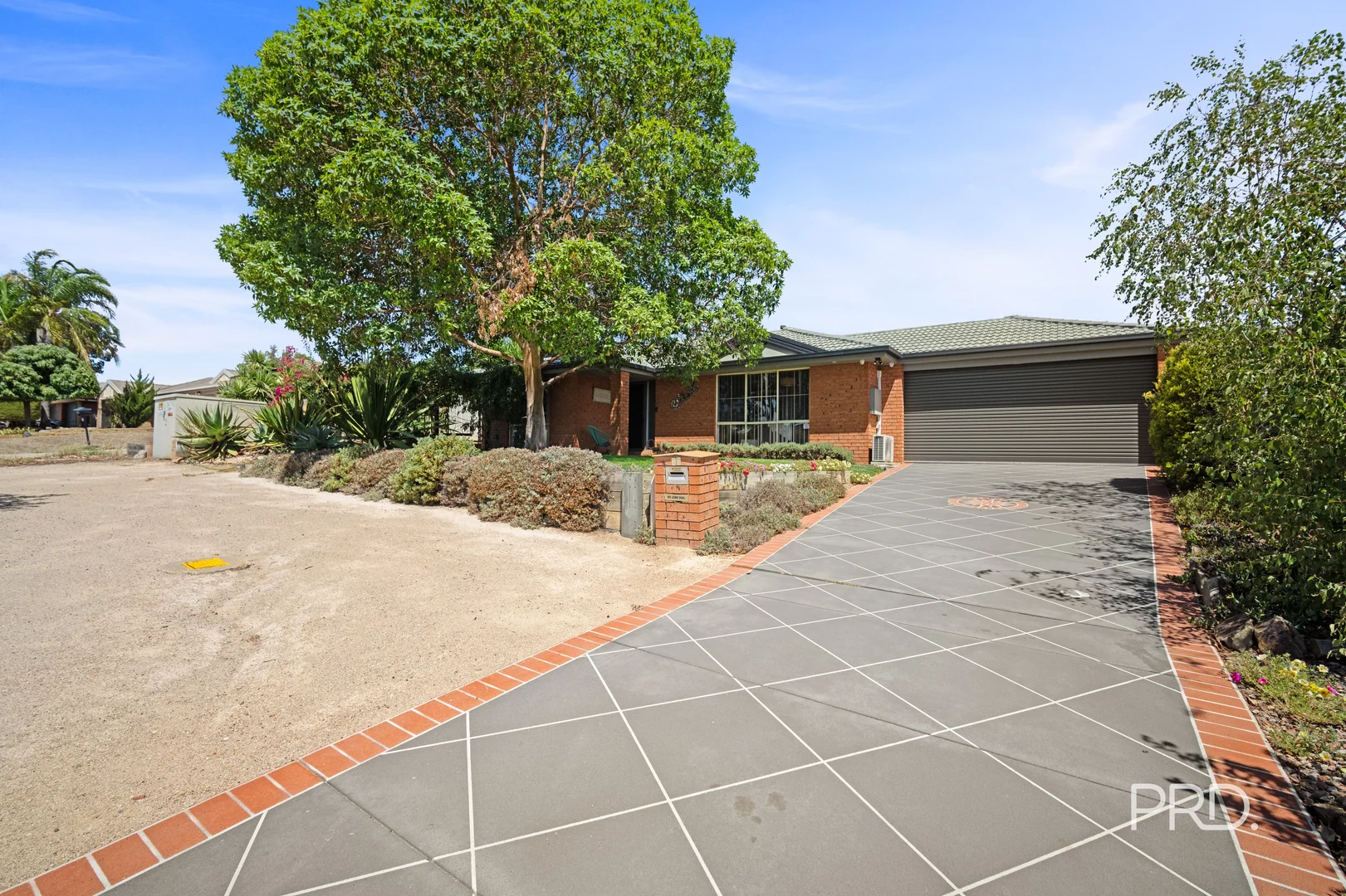 Additional image 2 of 33 Kirrang Avenue, Glenfield Park NSW 2650