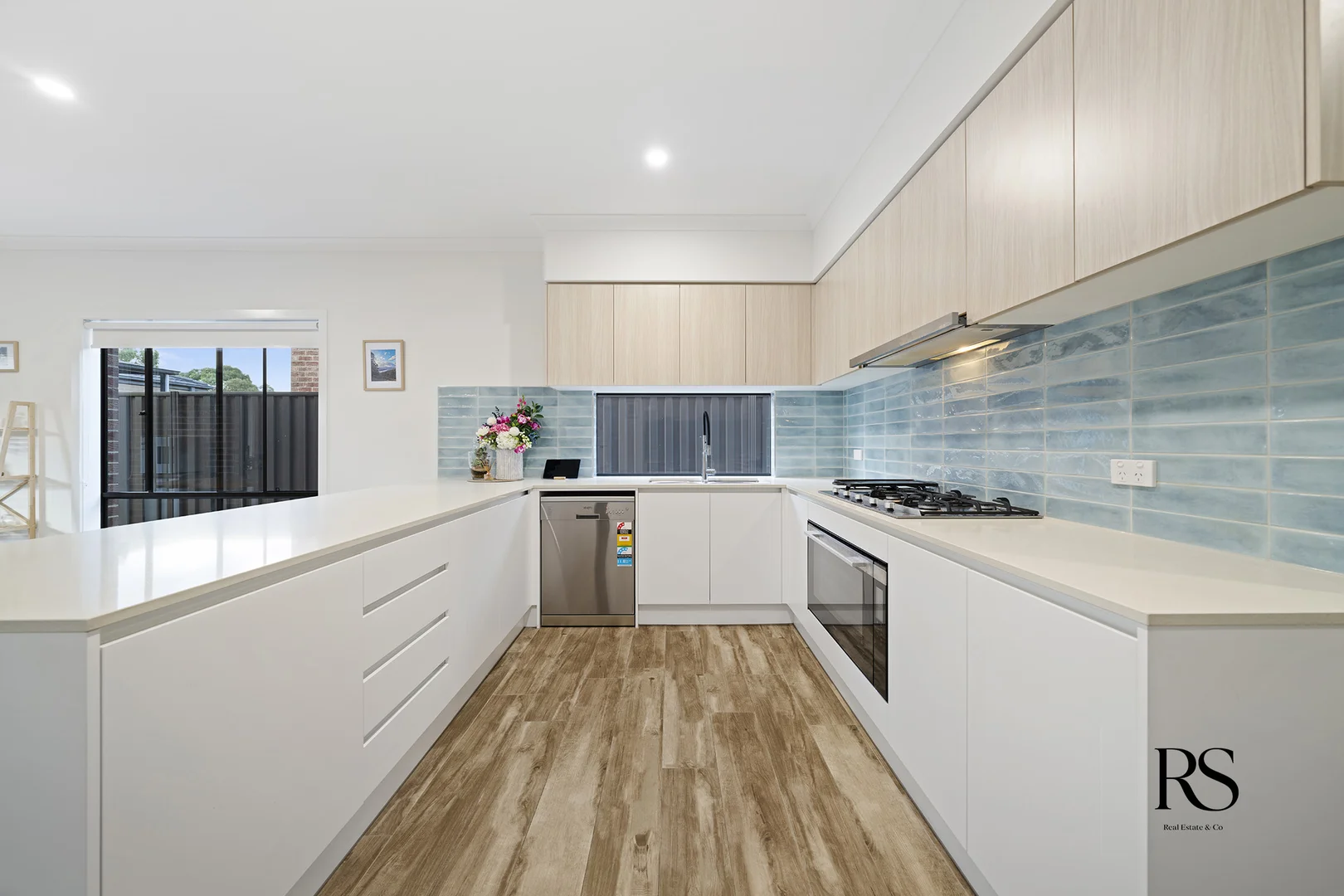 Additional image 5 of 51 Springleaf Avenue, Clyde North VIC 3978