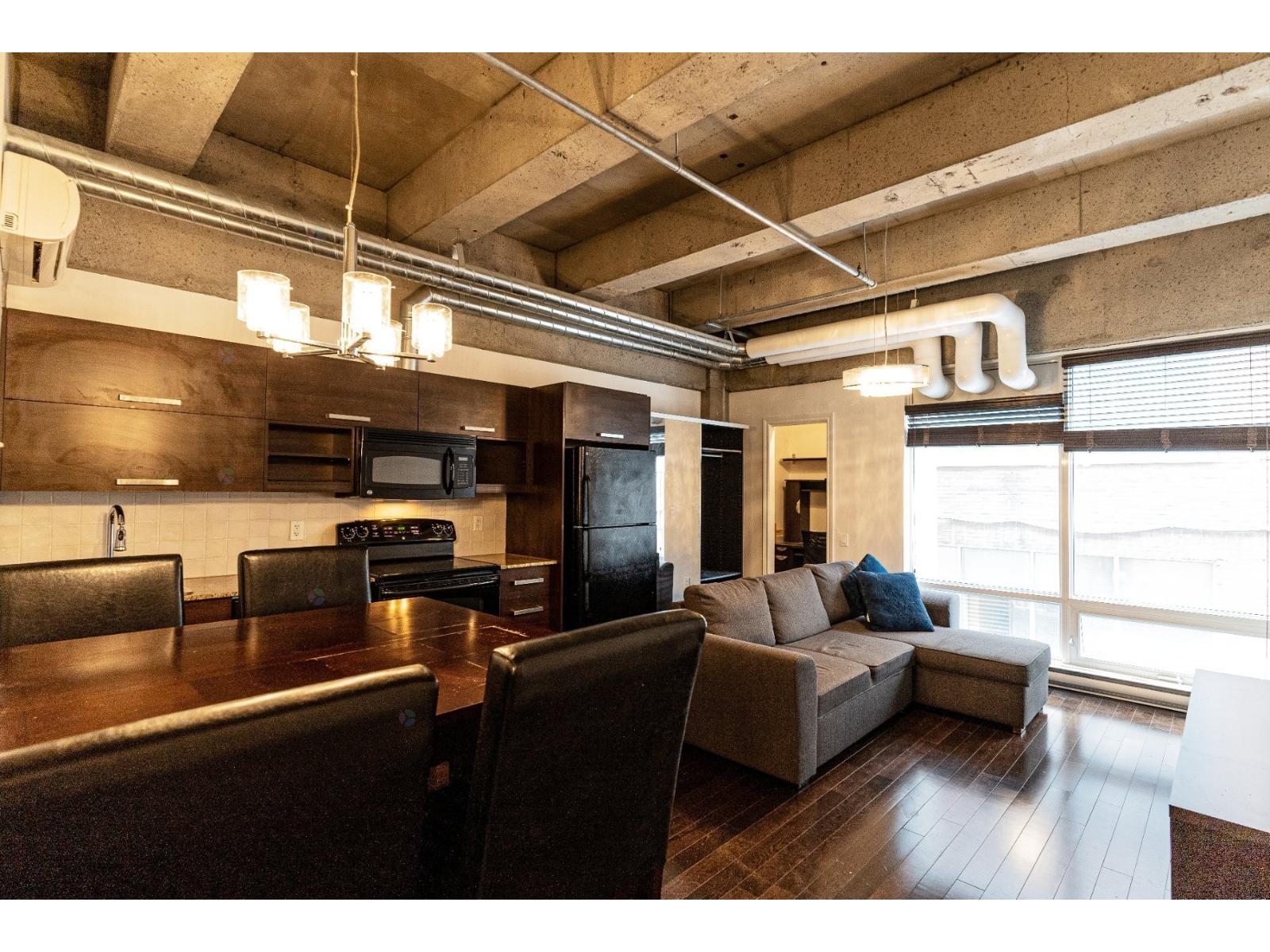 1200 Rue St-Alexandre