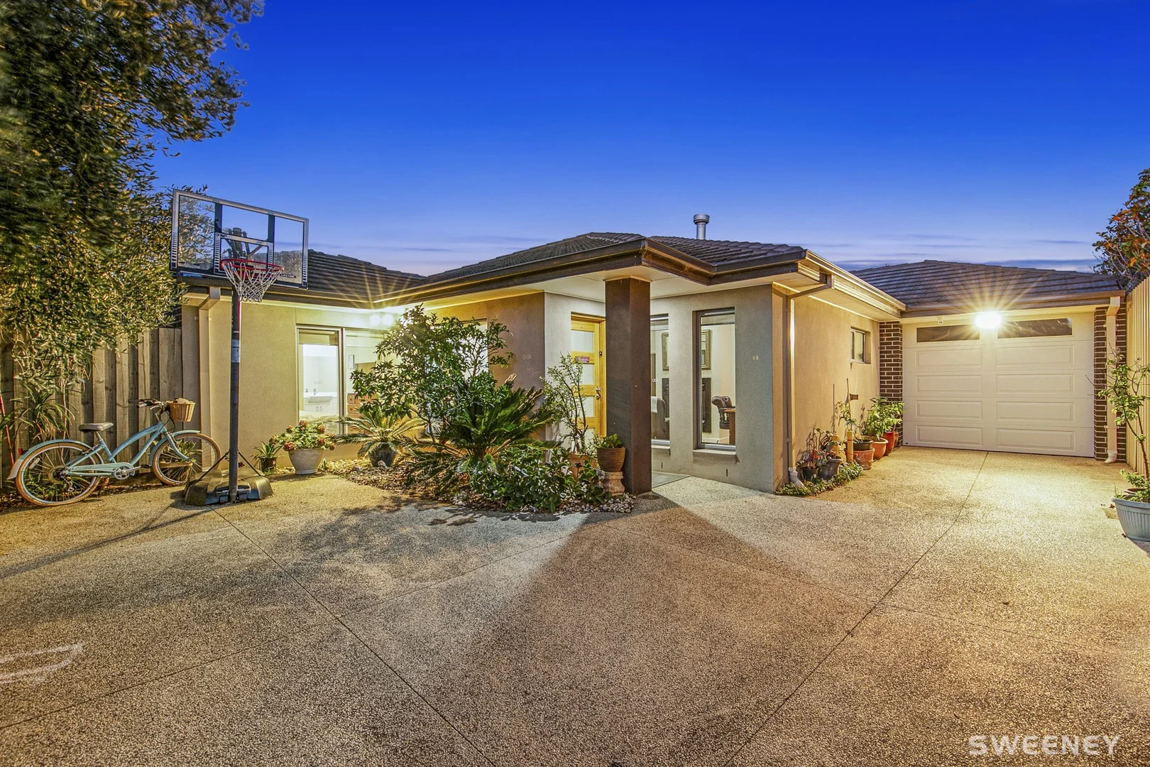 2/20 Curlew Avenue, Altona VIC 3018