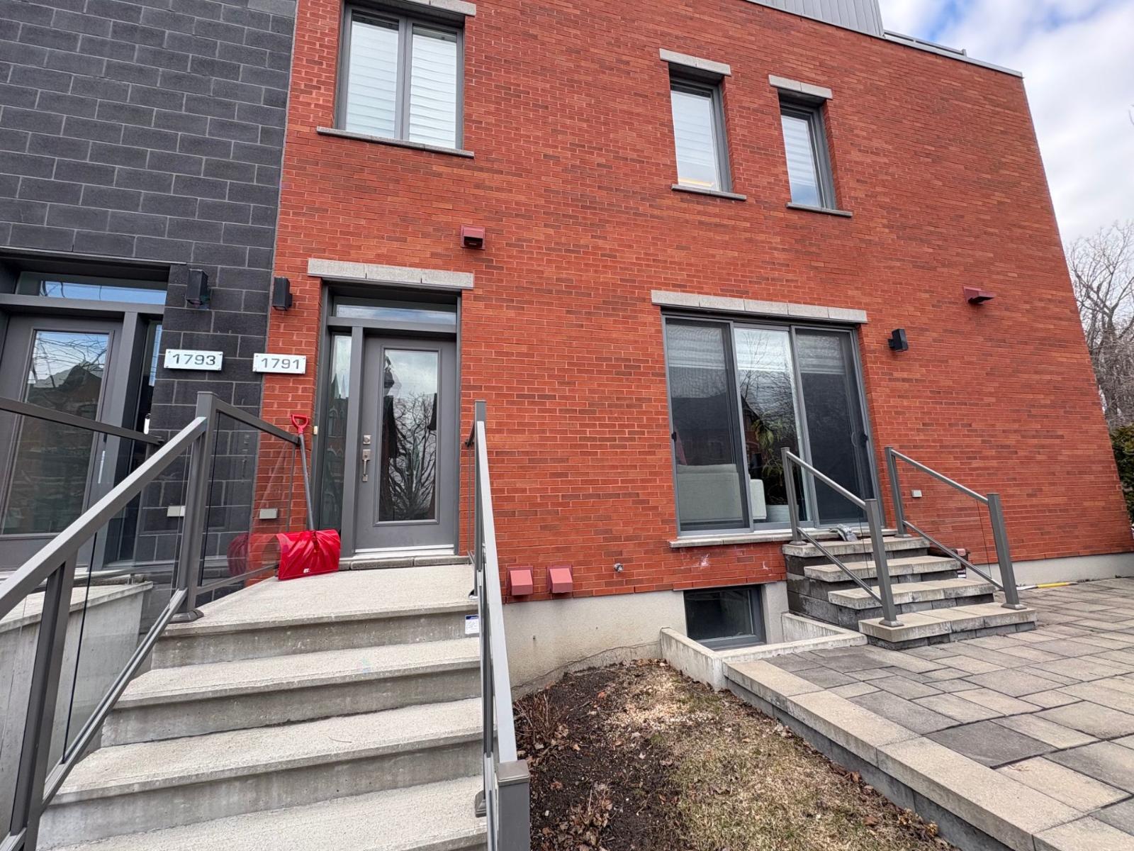 1791 Rue du Bois-des-Caryers