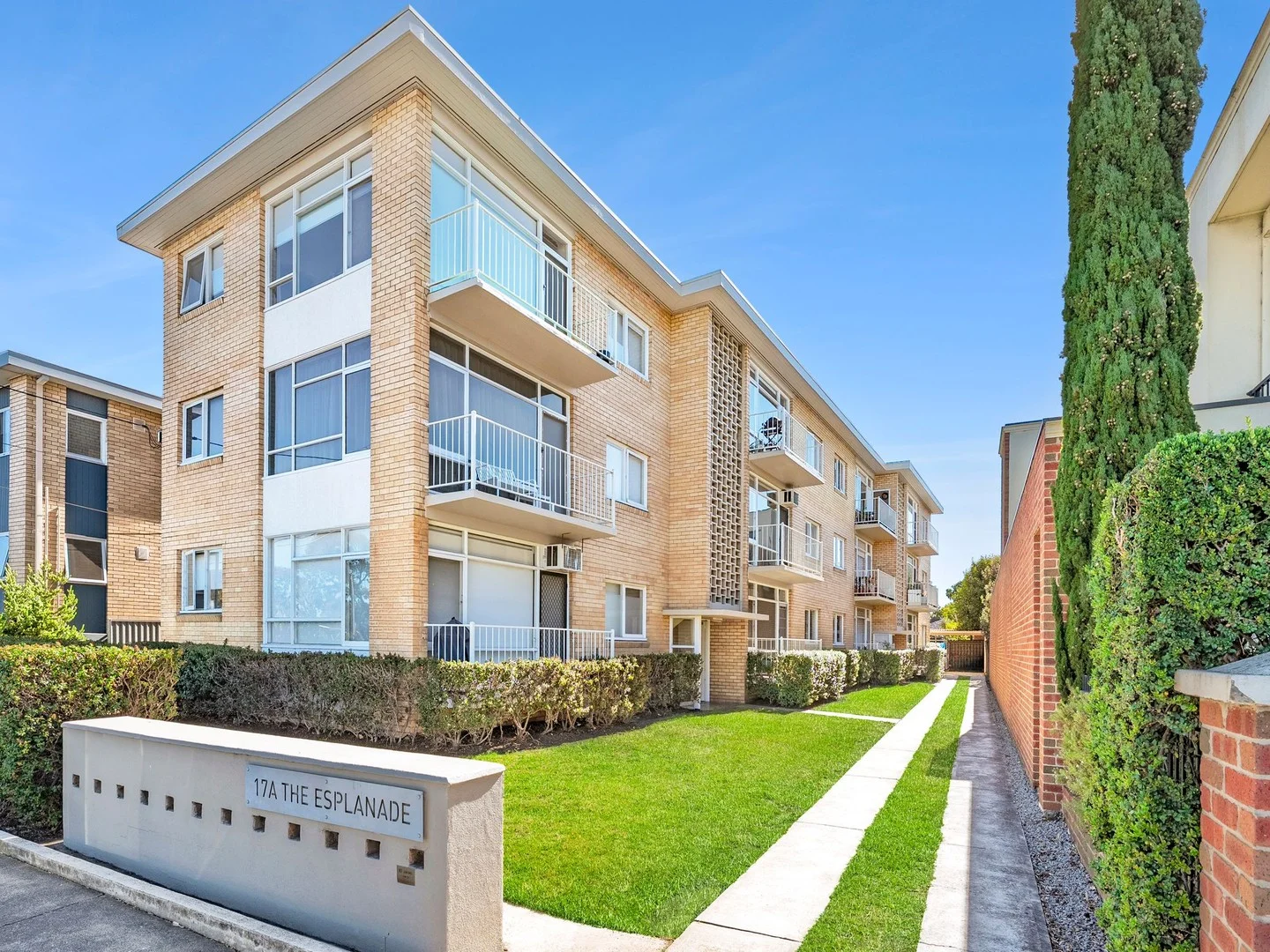 2/17A The Esplanade, Geelong VIC 3220