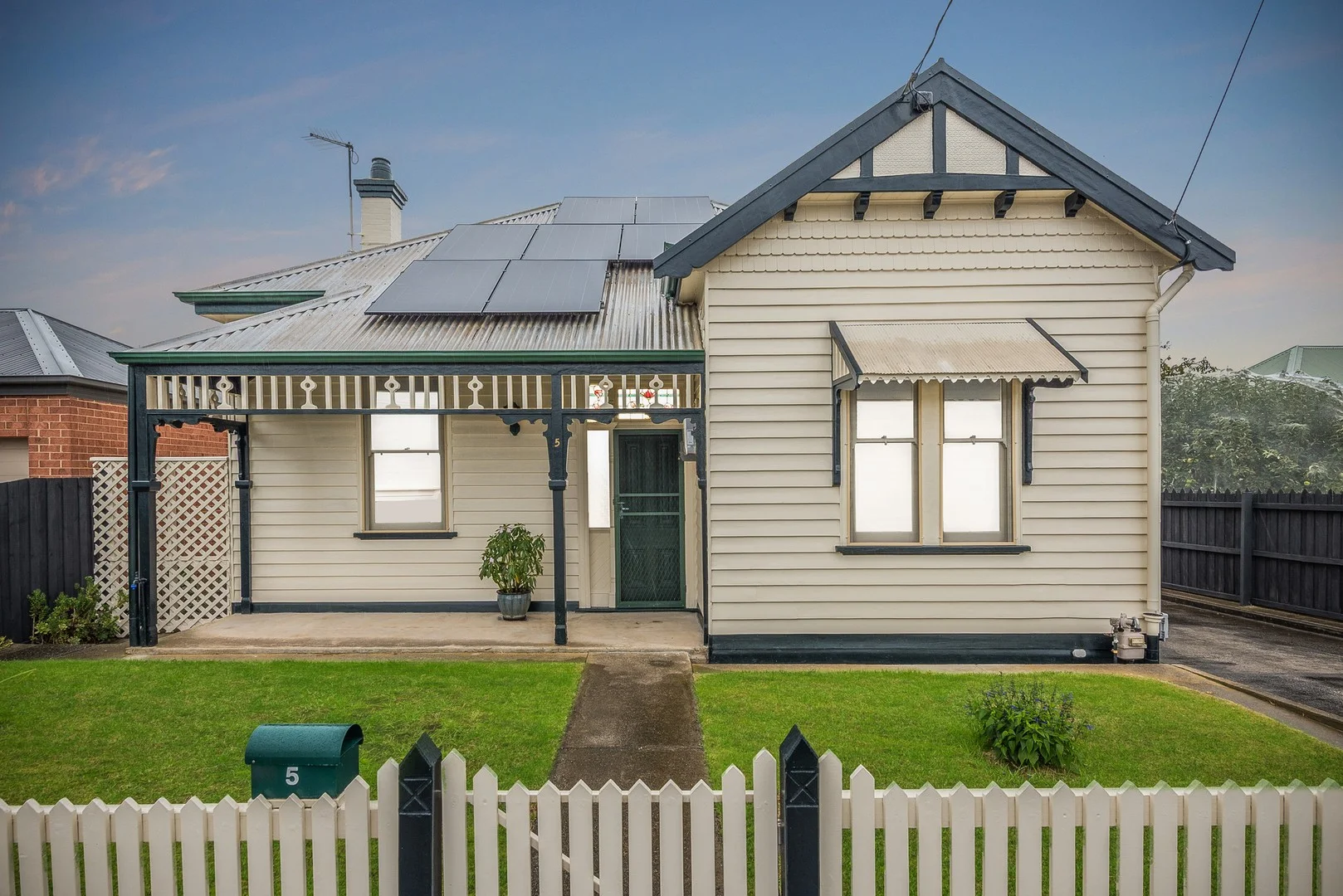 5 Sharp Street, Newtown VIC 3220
