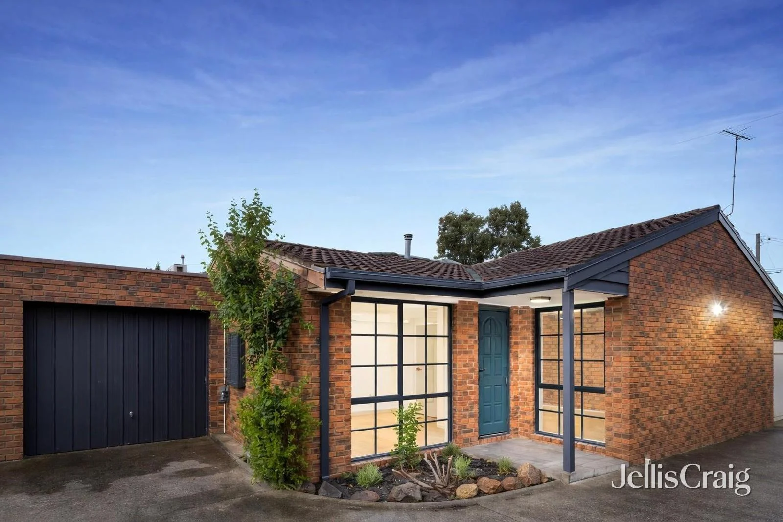 2/101 Grandview Avenue, Pascoe Vale South VIC 3044