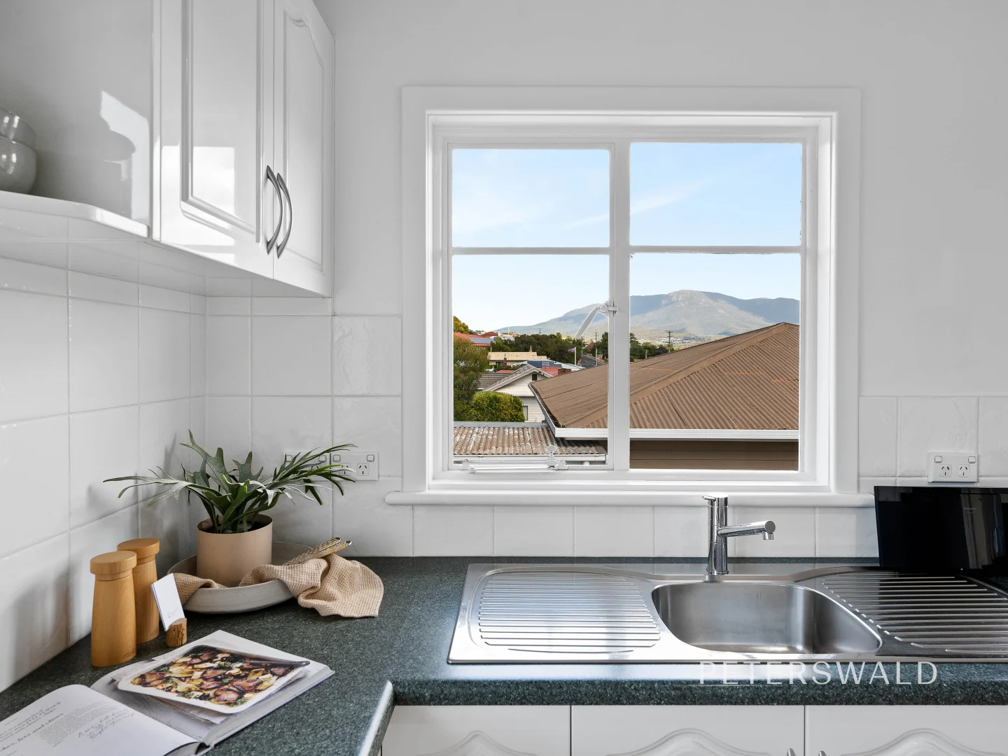 Additional image 11 of 5 Loatta Road, Lindisfarne TAS 7015