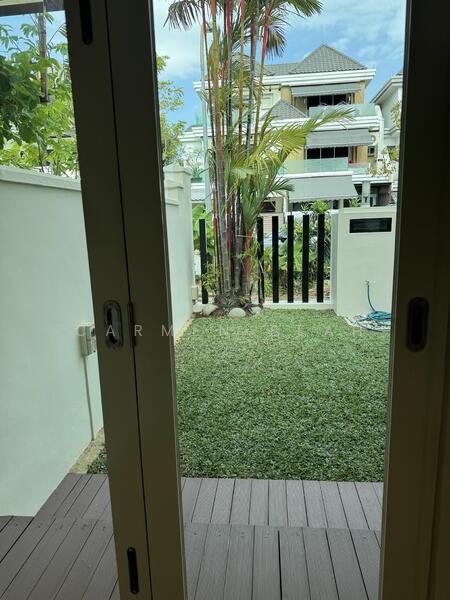 118 Mariam Way photo 3