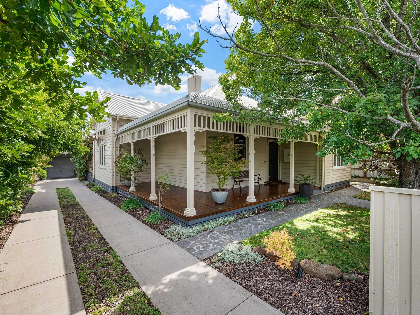 66 Mount Napier Road, Hamilton VIC 3300