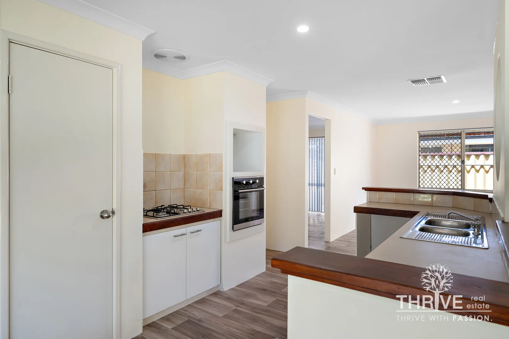 31 Indigo Circle, Warnbro WA 6169 photo 2