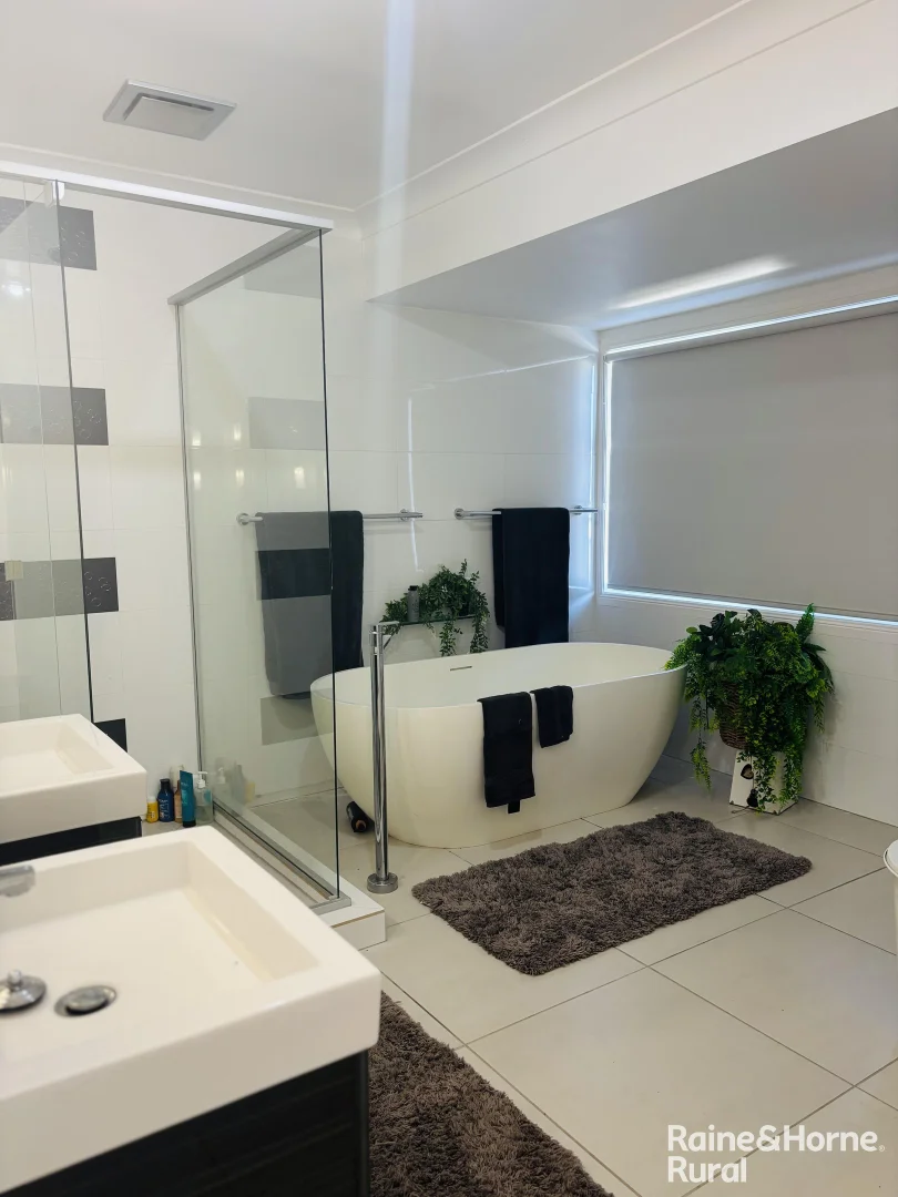 Additional image 15 of 8 Marsden Court, Roma QLD 4455