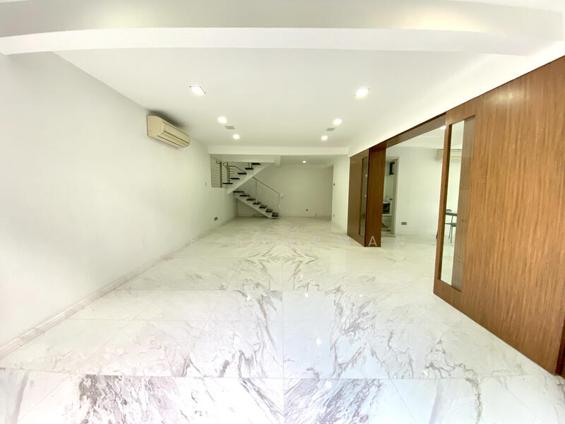 Clementi Crescent photo 2