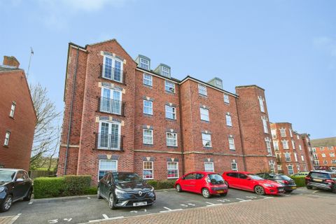 Magnus Court, Chester Green, Derby DE21