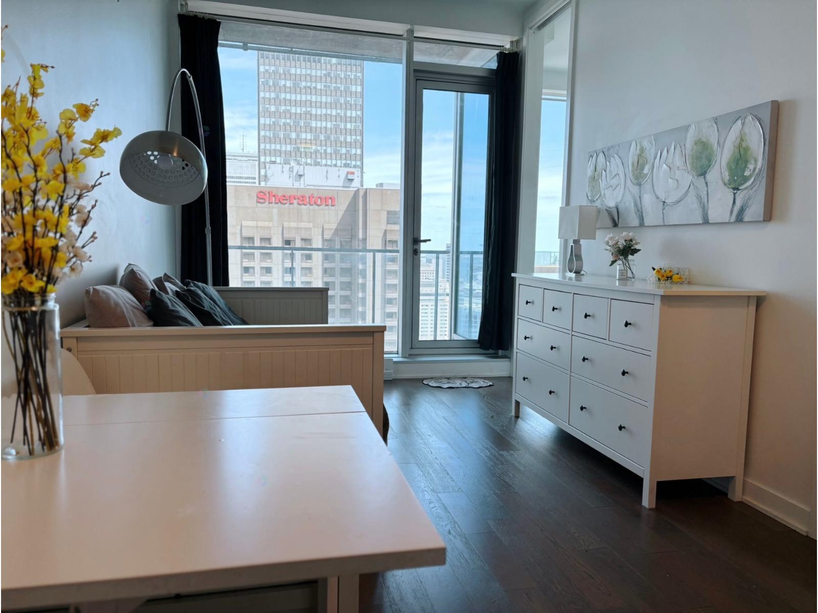 1155 Rue de la Montagne