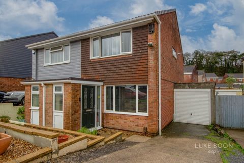 Canefields Avenue, Plympton PL7