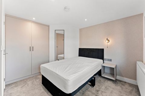 Room 2, Burton Road DE23, Room to rent