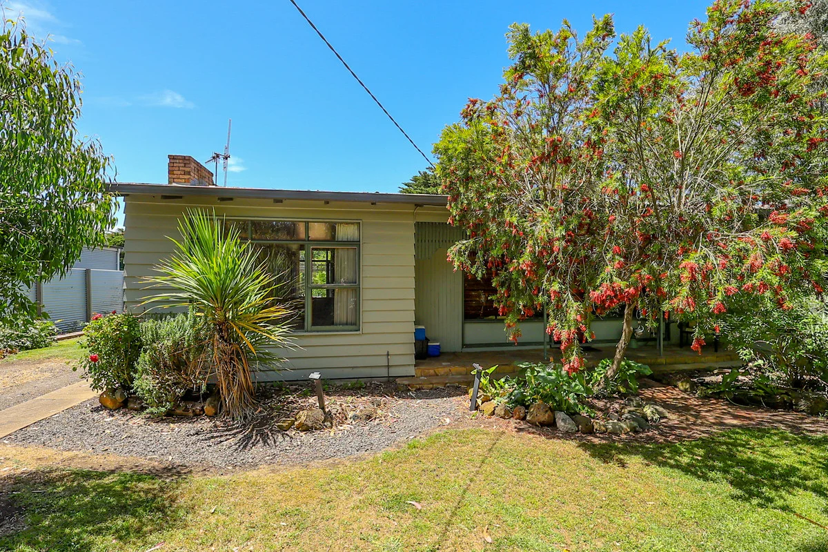 141 Princes Highway, Port Fairy VIC 3284