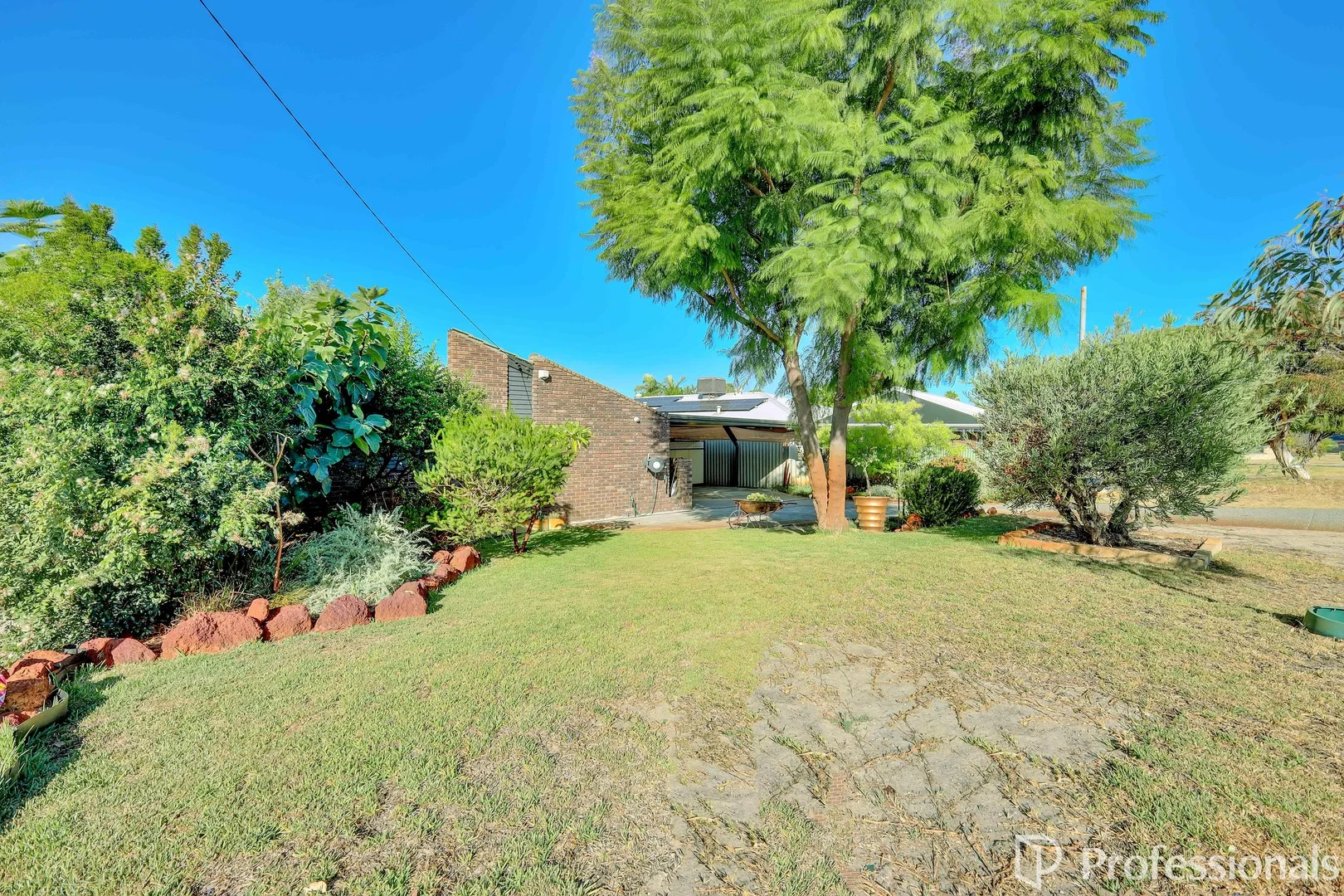 46 Tullamore Avenue, Thornlie WA 6108