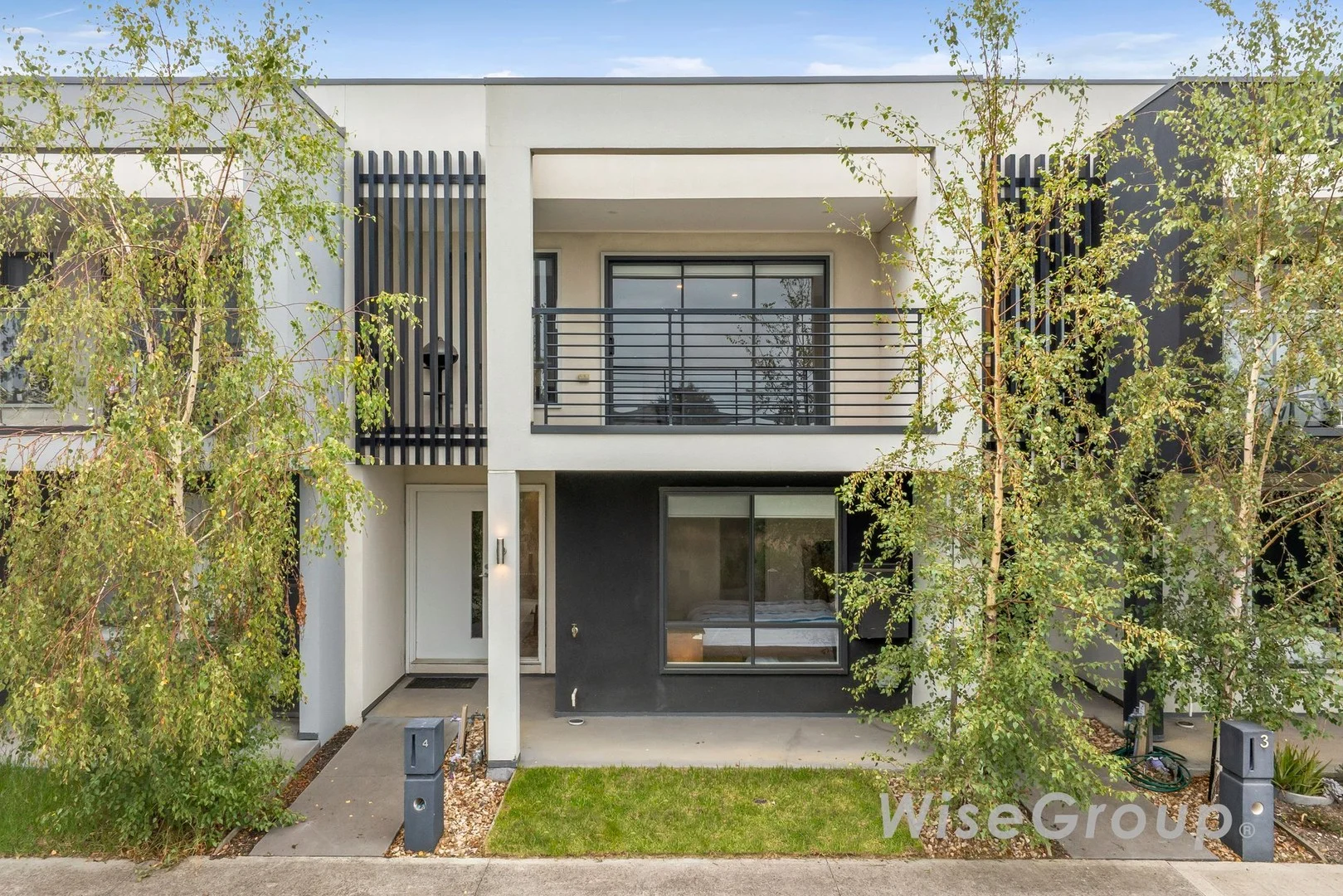 4 Helensburch Passage, Cranbourne West VIC 3977