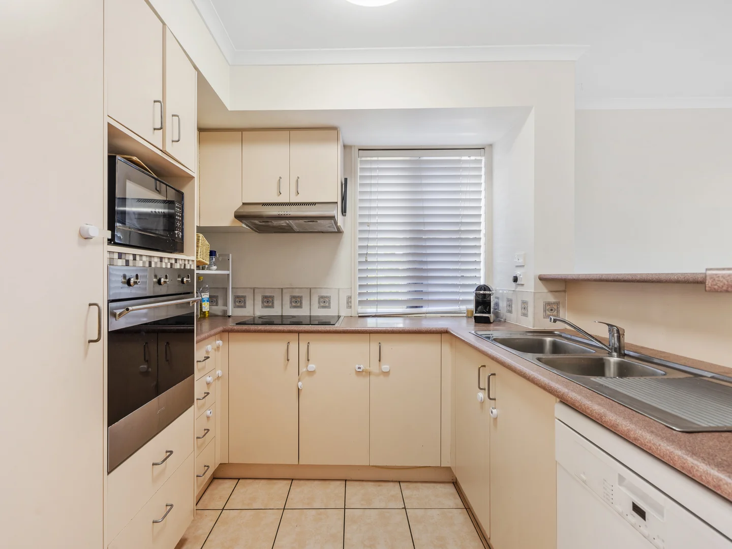 Additional image 8 of 33/18 Tallebudgera Creek Road, Burleigh Heads QLD 4220