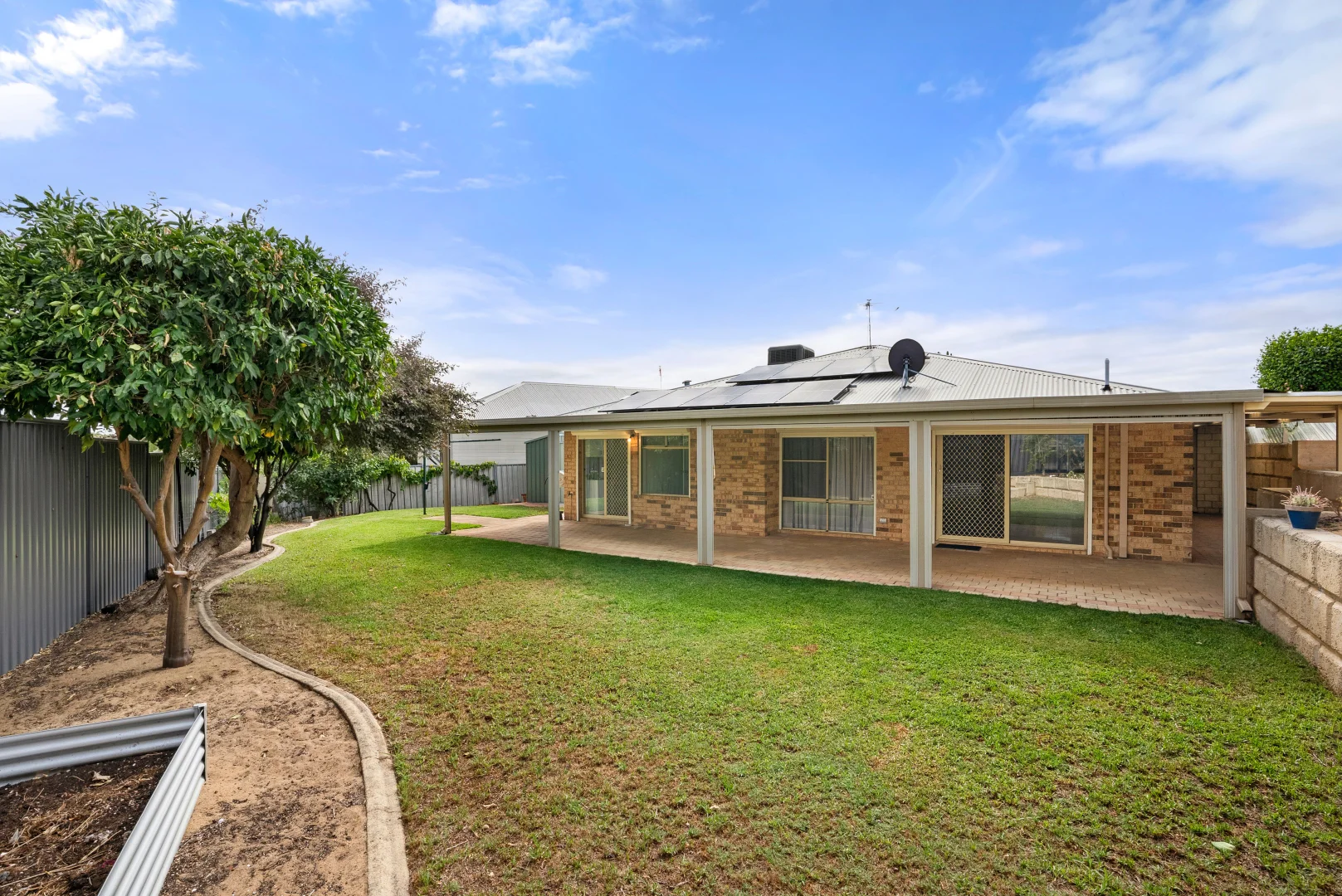Additional image 22 of 16 Brignell Gardens, Parmelia WA 6167