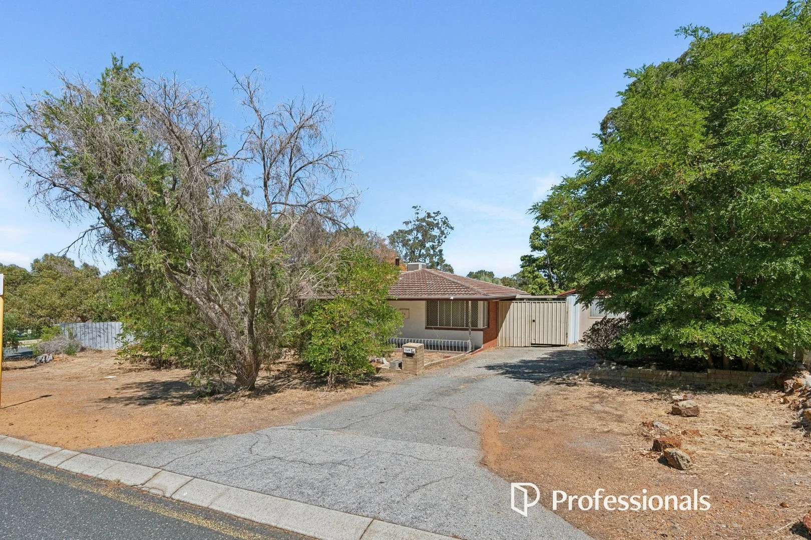 10 Glen Road, Lesmurdie WA 6076