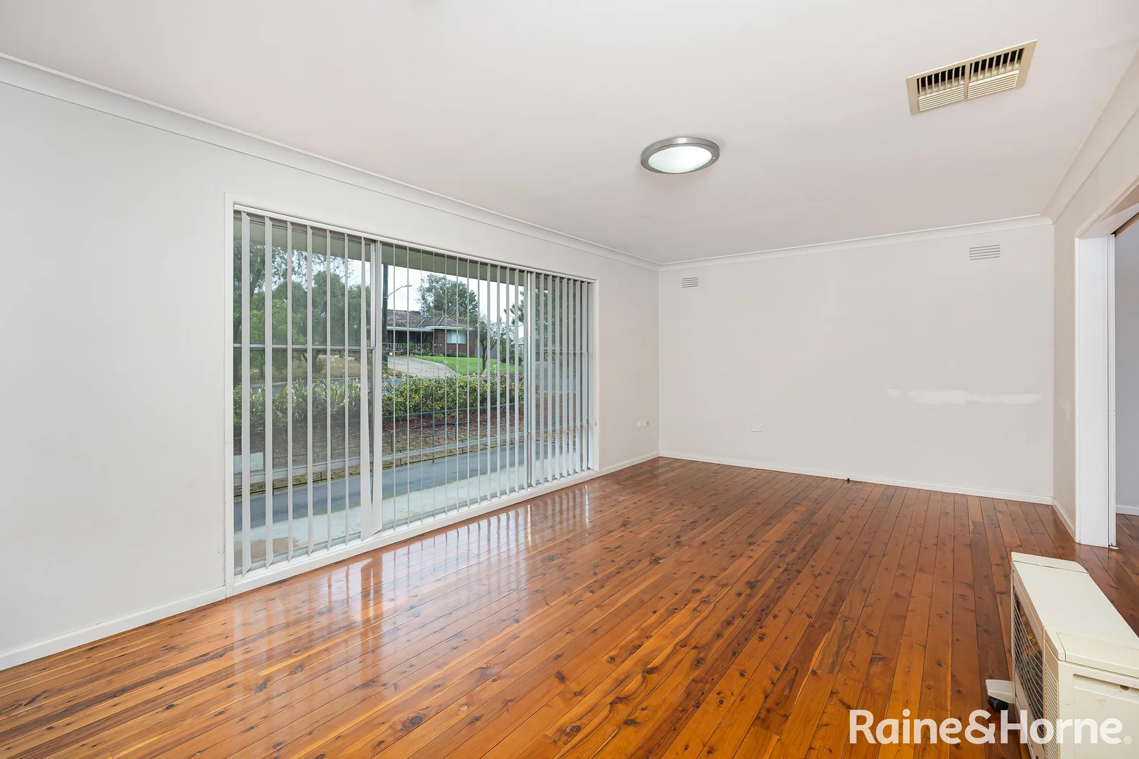 Additional image 3 of 35 Waranga Avenue, Mount Austin NSW 2650