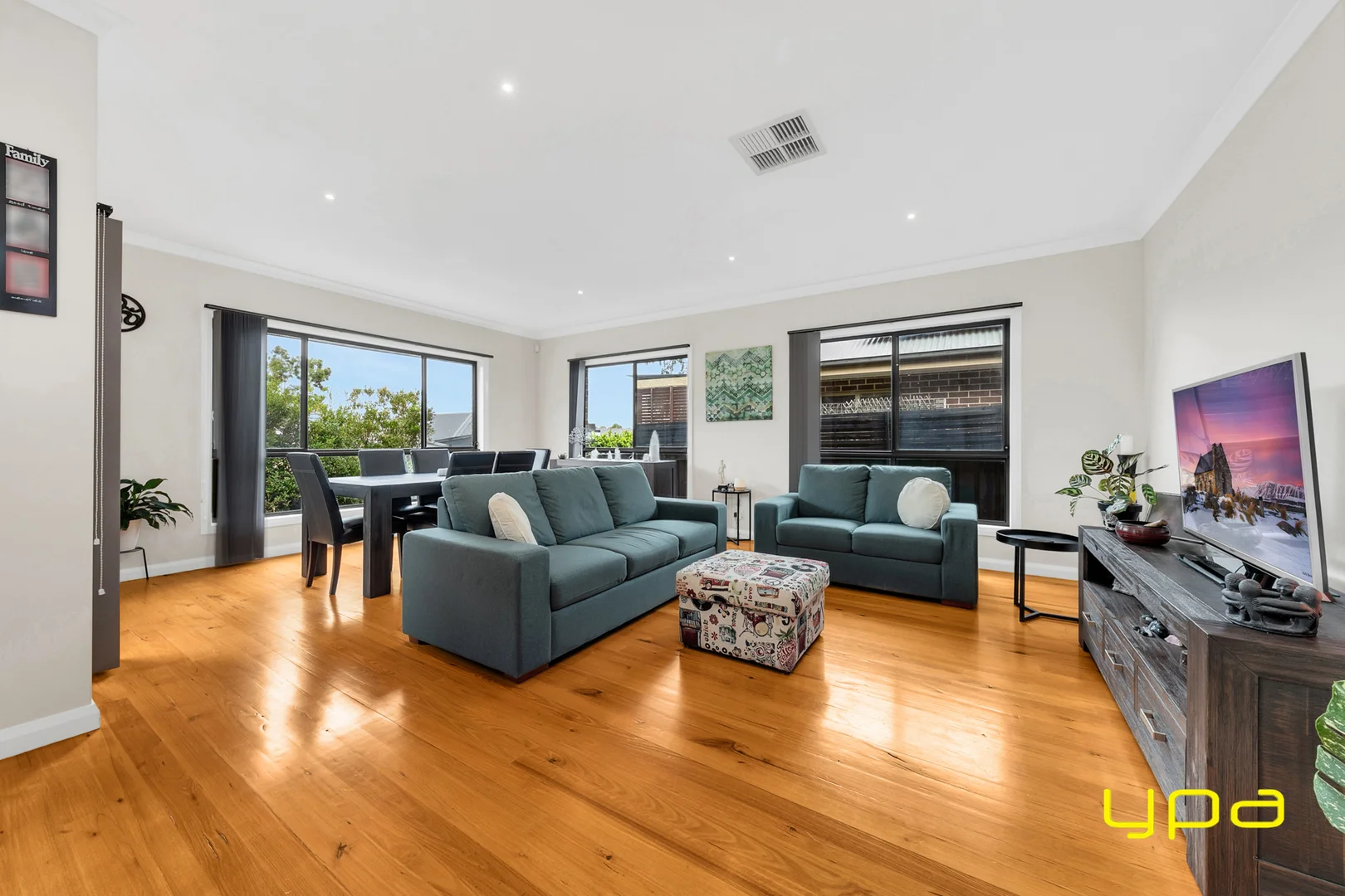 46 Peterborough Drive, Doreen VIC 3754 photo 2
