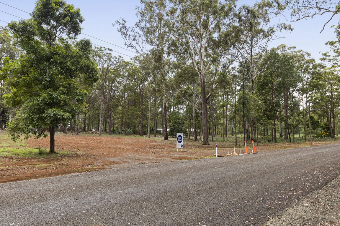 29 Castle Road, Cabarlah QLD 4352 photo 2