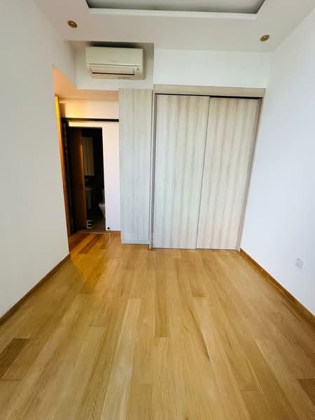 105 Prince Charles Crescent photo 3
