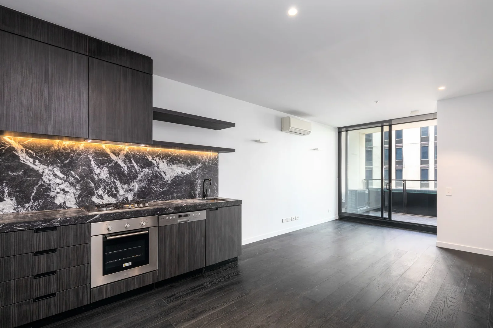 Unit 614/33 Blackwood St, North Melbourne VIC 3051