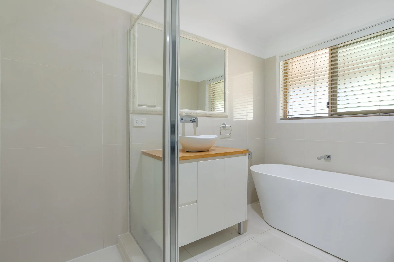 Additional image 12 of 26 Auk Avenue, Burleigh Waters QLD 4220