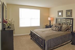 700 Pond View Heights, Rochester, NY, 14612 photo 3