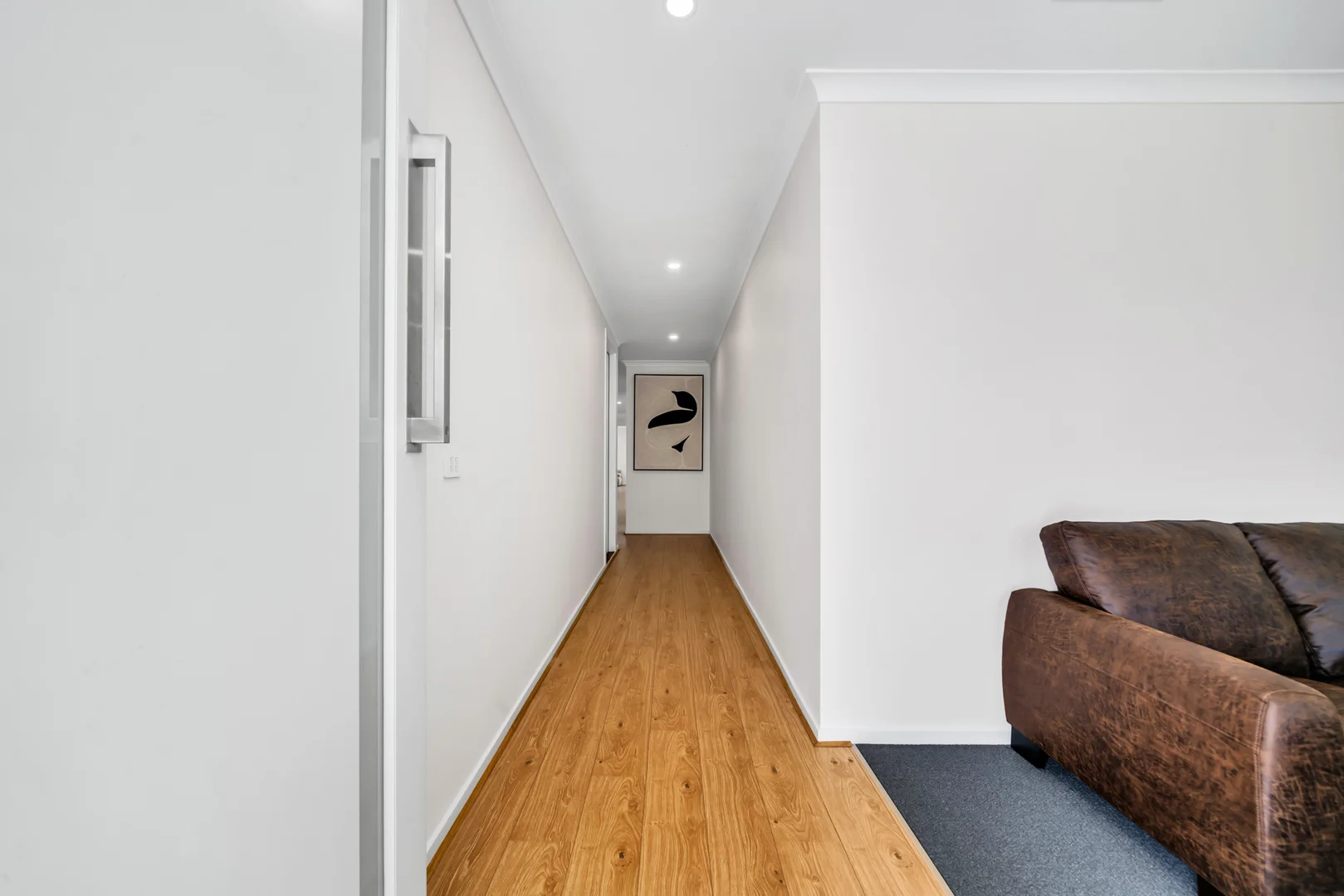 10 Madeira Street, Manor Lakes VIC 3024 photo 3