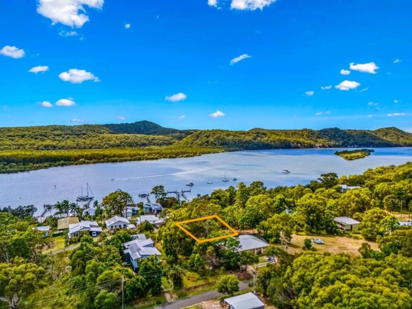 16 Island View Road, Russell Island QLD 4184