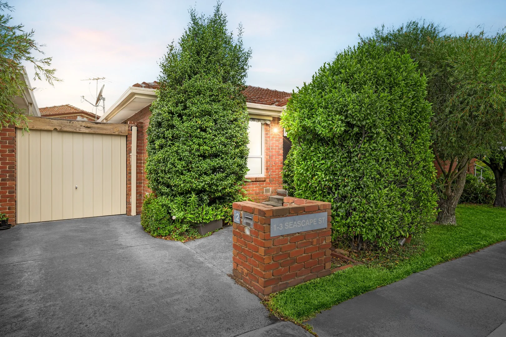 2/1 Seascape Street, Clayton VIC 3168