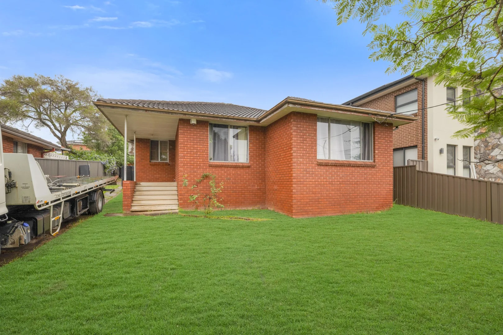 16 Mandoon Road, Girraween NSW 2145