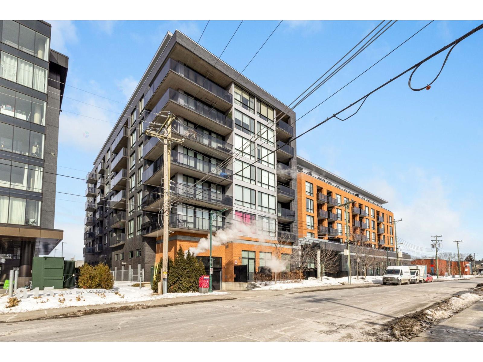 775 Av. Plymouth
