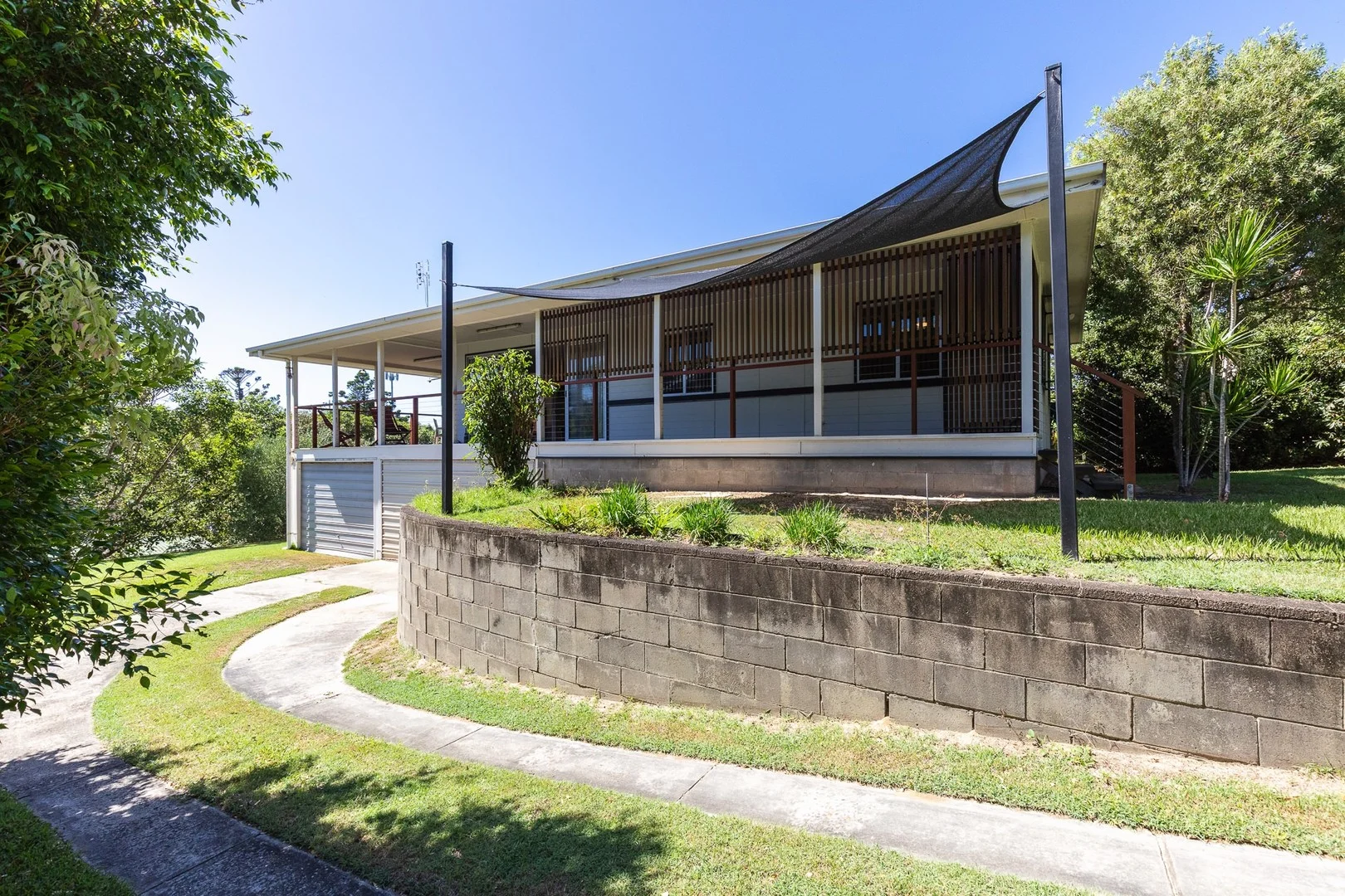 15 Galeen Street, Point Lookout QLD 4183