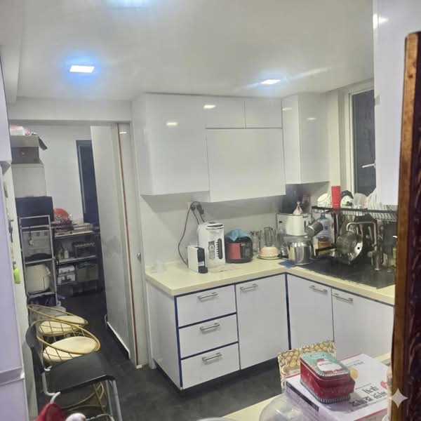 7 Flora Drive photo 3
